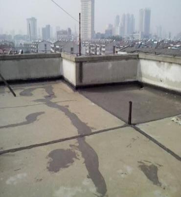 江宁漏水维修 楼顶漏水是什么原因，楼顶漏水维修方法是什么?